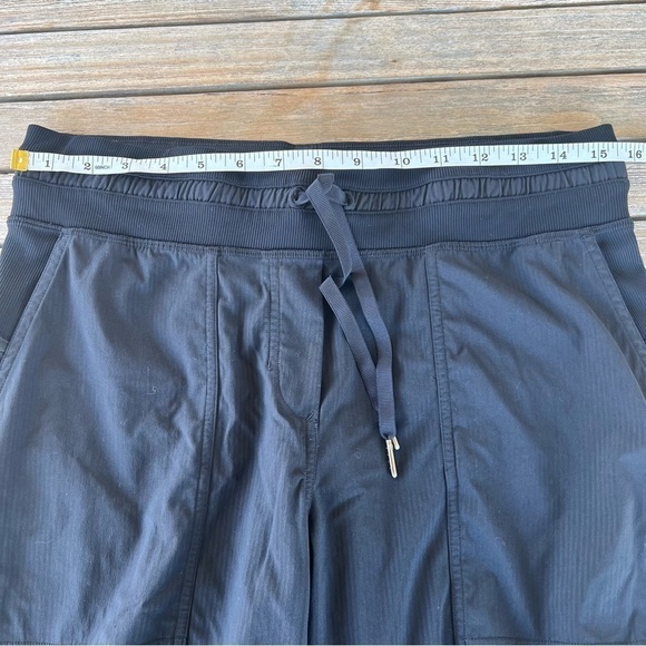 Lululemon Dance Studio Crop II Unlined 20” Style #W6APMS Black Scrunch GUC Sz 8 - Picture 12 of 12